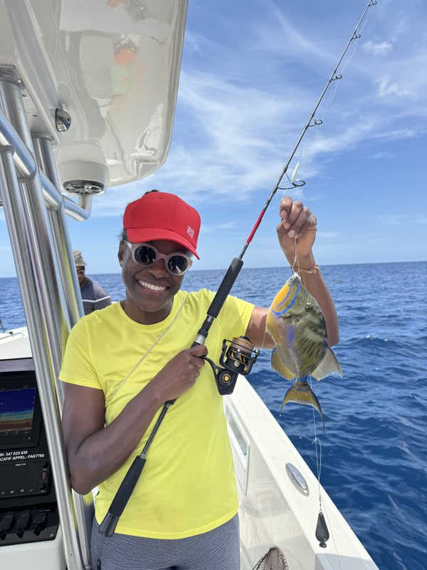 Prise côtière devant les côtes verdoyantes de la Martinique